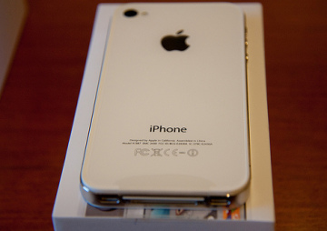  Brand New Unlocked Apple iPhone 4S & Apple iPad 2 (BUY 2 GET 1 FREE)