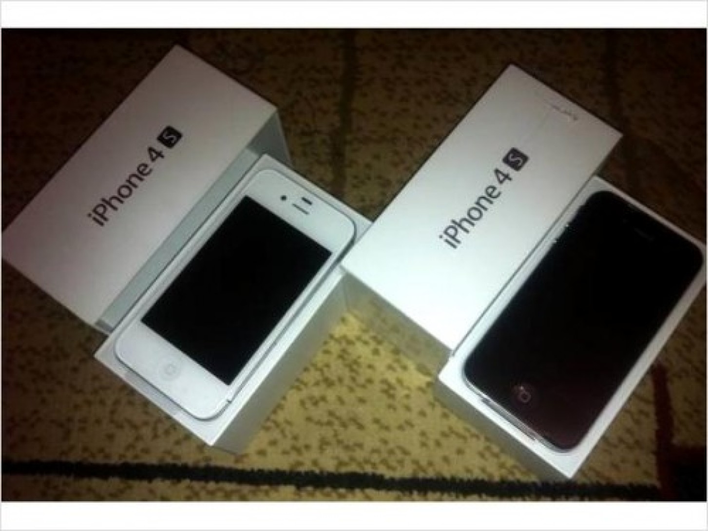 Apple iPhone 4s 64GB ,32GB ,16GB Unlocked White/Black